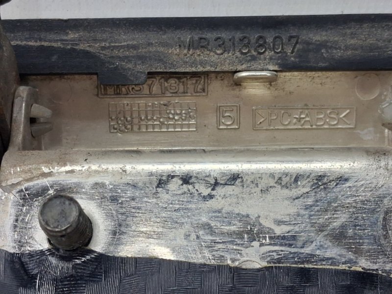 Ручка двери внешняя задняя левая Mitsubishi Pajero Sport K9 3.0 бензин 6G72