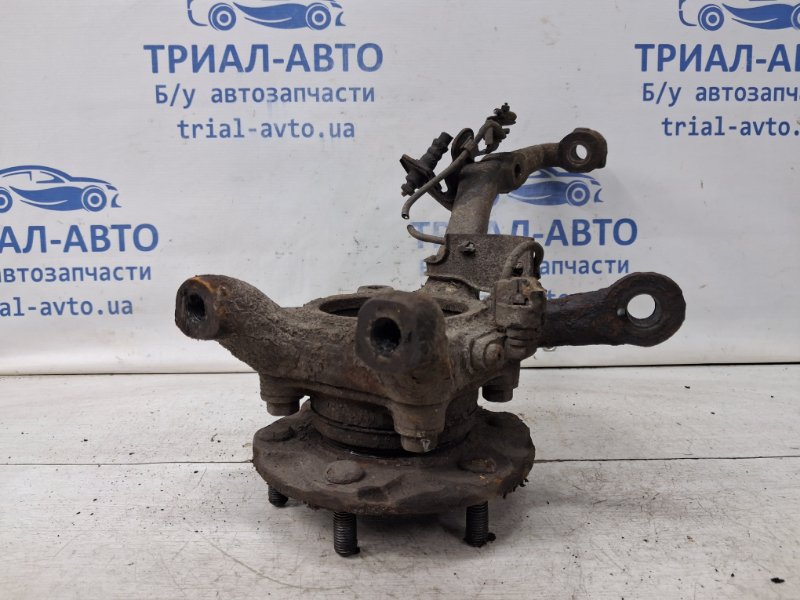 Кулак поворотный левый со ступицей Prado 2002-2009 J120 3.0 Diesel 1KDFTV