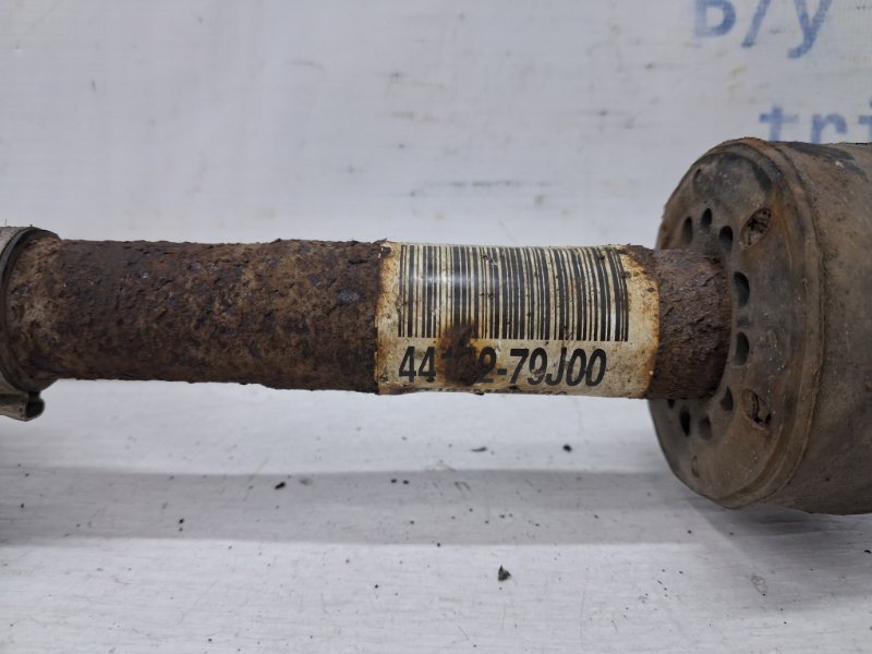 Привод передний левый МКПП SX4 2006-2014 1 1.6 бензин M16A Привод передний левый МКПП SX4 2006-2014 1 1.6 бензин M16A