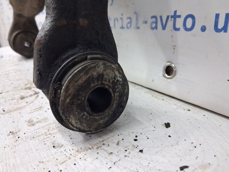 Рычаг передний нижний правый Toyota Prado J120 3.0 Diesel 1KDFTV