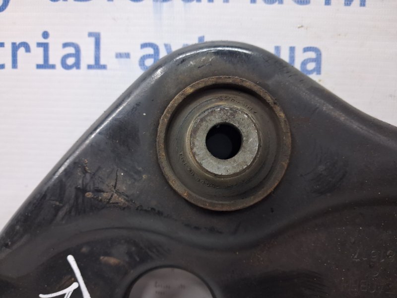 Рычаг правый Nissan Qashqai J11 1.2 Бензин HRA2DDT Рычаг правый Nissan Qashqai J11 1.2 Бензин HRA2DDT