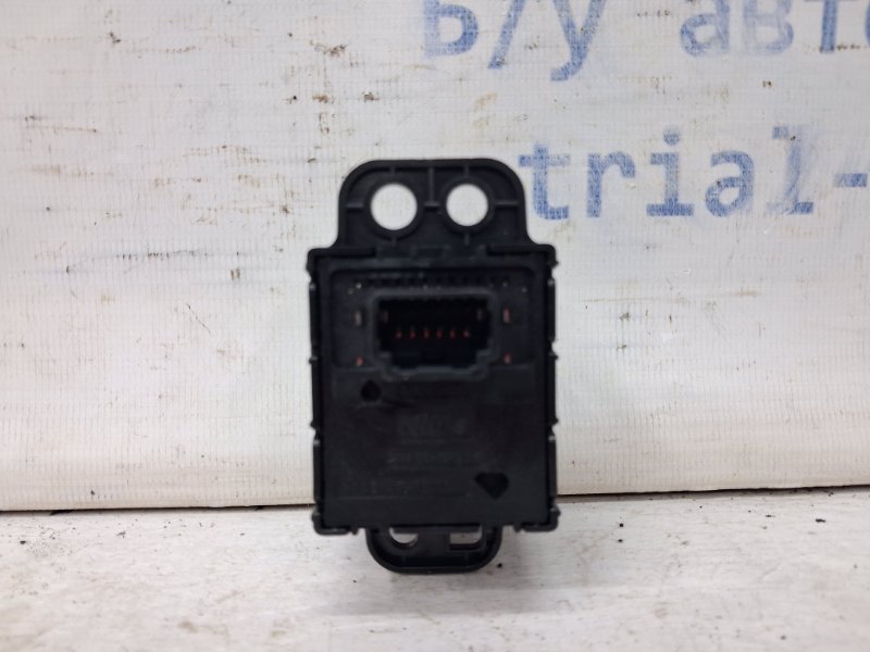 Кнопка ручника Nissan Qashqai J11 1.2 Бензин HRA2DDT Кнопка ручника Nissan Qashqai J11 1.2 Бензин HRA2DDT