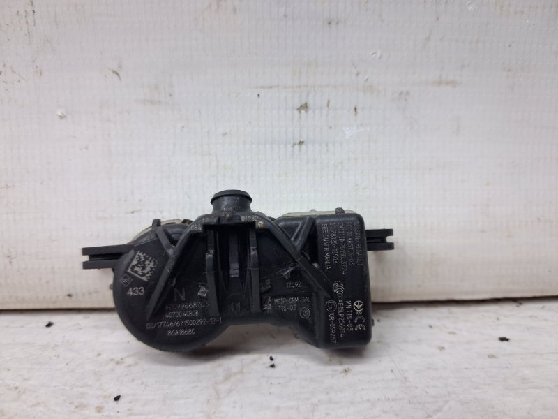 Запчасть датчик давления в шинах Nissan Qashqai 2013-2022 J11 1.2 Бензин HRA2DDT 407004CB0B Б/У Датчик давления в шинах Nissan Qashqai 2013-2022 J11 1.2 Бензин HRA2DDT 407004CB0B Б/У