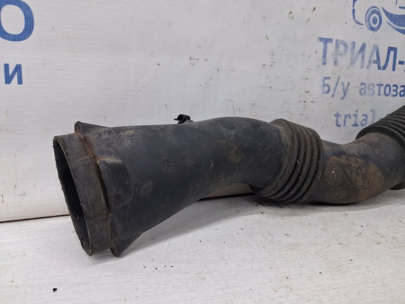 Воздуховод Duster 2010-2017 HS 1.5 Diesel K9K Воздуховод Duster 2010-2017 HS 1.5 Diesel K9K