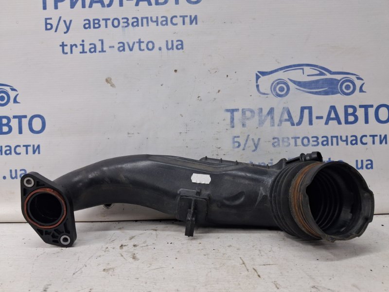 Патрубок интеркулера Duster 2010-2017 HS 1.5 Diesel K9K Патрубок интеркулера Duster 2010-2017 HS 1.5 Diesel K9K