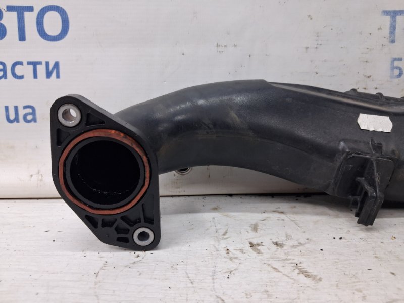 Патрубок интеркулера Duster 2010-2017 HS 1.5 Diesel K9K Патрубок интеркулера Duster 2010-2017 HS 1.5 Diesel K9K