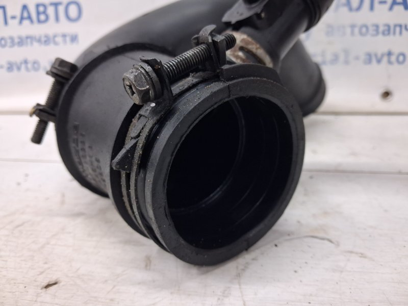 Патрубок интеркулера Mazda 3 BM 2.2 diesel Патрубок интеркулера Mazda 3 BM 2.2 diesel