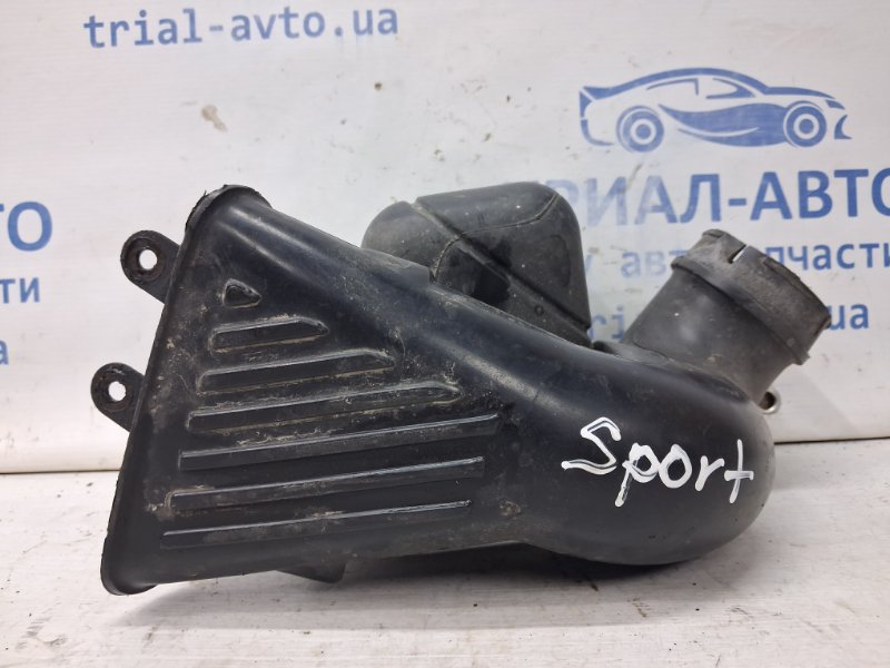 Воздухозаборник Mitsubishi Pajero Sport 1996-2008 K9 3.0 бензин 6G72 MR266190 Б/У