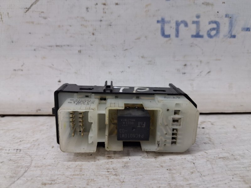 Кнопка стеклоподъемника Prado 2002-2009 J120 3.0 Diesel 1KDFTV