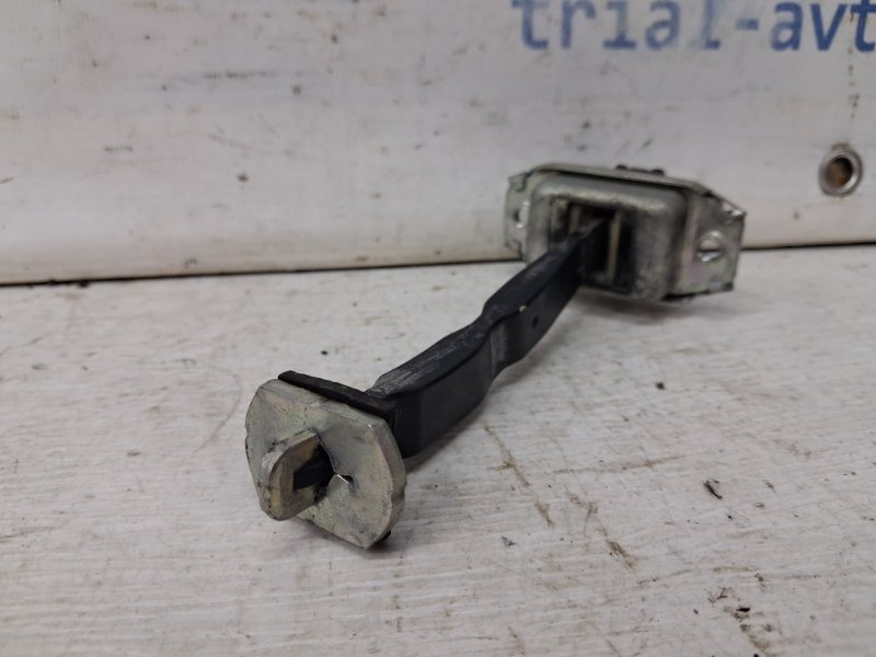 Ограничитель двери задний правый Nissan Qashqai J11 1.2 Бензин HRA2DDT Ограничитель двери задний правый Nissan Qashqai J11 1.2 Бензин HRA2DDT