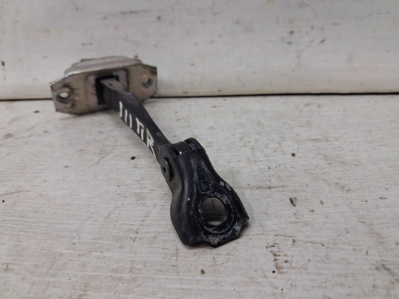 Ограничитель двери передний правый Nissan Qashqai J11 1.2 Бензин HRA2DDT Ограничитель двери передний правый Nissan Qashqai J11 1.2 Бензин HRA2DDT