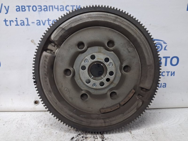 Маховик Nissan Qashqai J11 1.2 Бензин HRA2DDT Маховик Nissan Qashqai J11 1.2 Бензин HRA2DDT