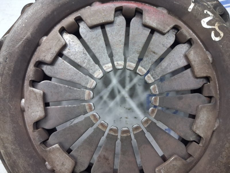 Корзина сцепления Avensis 2002-2010 T25 1.8 бензин 1ZZFE