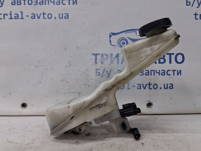 Запчасть бачок главного тормозного цилиндра Nissan Qashqai 2013-2022 J11 1.2 Бензин HRA2DDT 460914EA0A Б/У Бачок главного тормозного цилиндра Nissan Qashqai 2013-2022 J11 1.2 Бензин HRA2DDT 460914EA0A Б/У