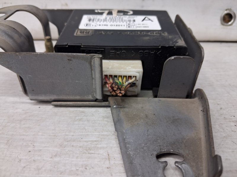 Блок управления центральным замком Prado 2002-2009 J120 3.0 Diesel 1KDFTV Блок управления центральным замком Prado 2002-2009 J120 3.0 Diesel 1KDFTV