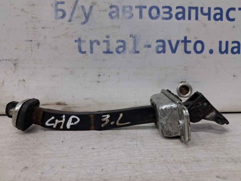 Запчасть ограничитель двери задний левый Chevrolet Captiva 2006-2018 C140 2.2 diesel Z22D1 96624036 Б/У Ограничитель двери задний левый Chevrolet Captiva 2006-2018 C140 2.2 diesel Z22D1 96624036 Б/У