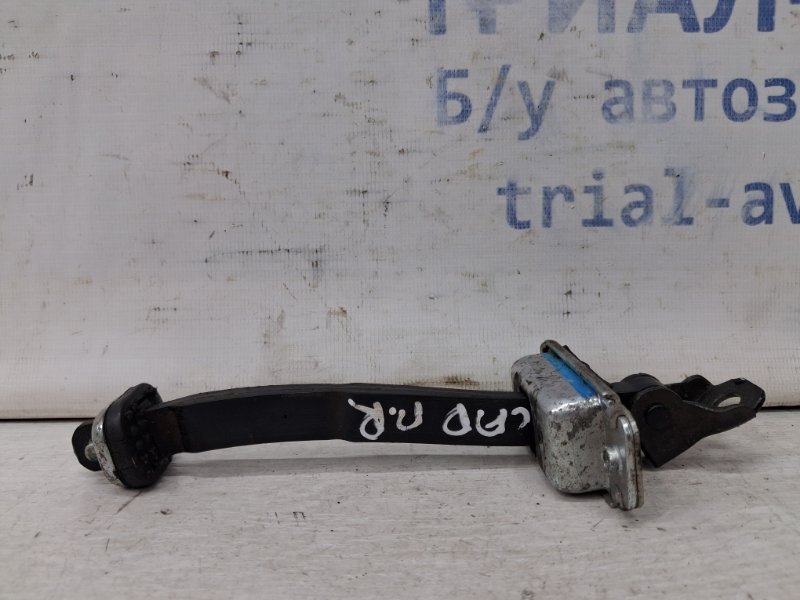 Запчасть ограничитель двери передний правый Chevrolet Captiva 2006-2018 C140 2.2 diesel Z22D1 95929941 Б/У Ограничитель двери передний правый Chevrolet Captiva 2006-2018 C140 2.2 diesel Z22D1 95929941 Б/У