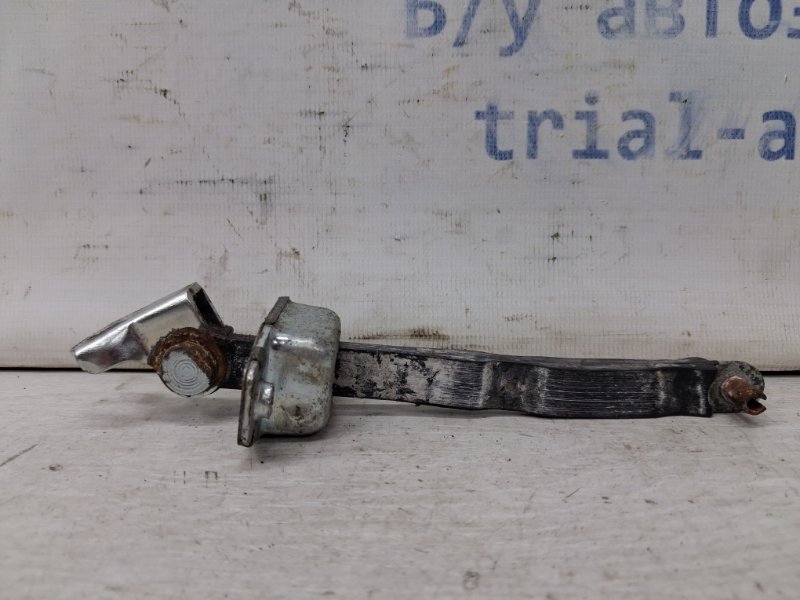 Ограничитель двери задний левый Suzuki SX4 2006-2014 1 1.6 бензин M16A 81830-54P00 Б/У