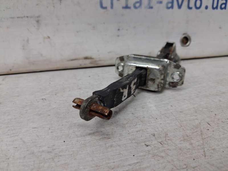 Ограничитель двери задний правый Suzuki SX4 1 1.6 бензин M16A