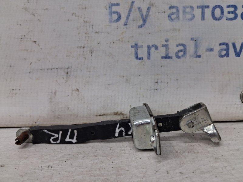 Ограничитель двери передний правый Suzuki SX4 2006-2014 1 1.6 бензин M16A 81810-54P00 Б/У