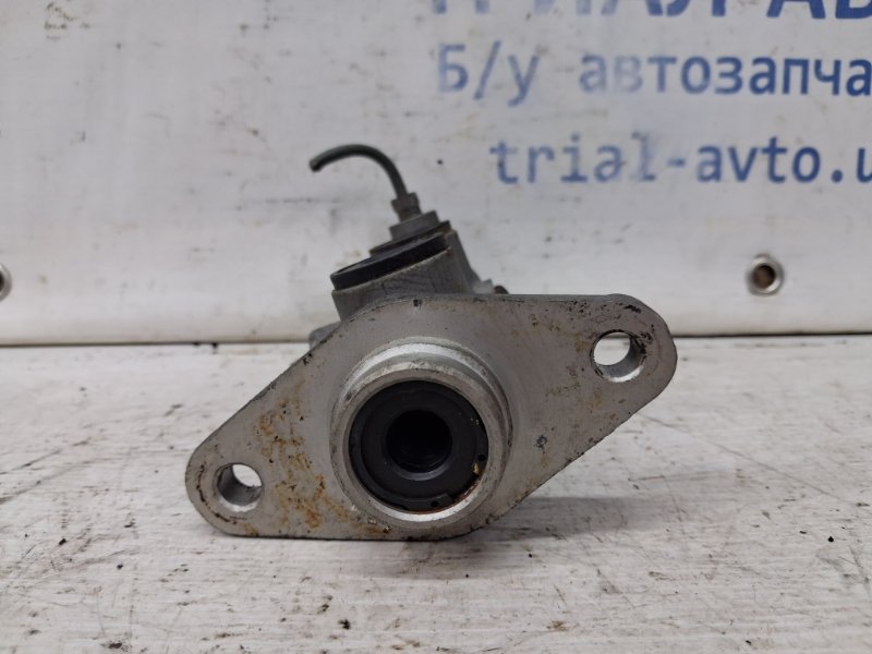 Тормозной цилиндр главный Pajero Sport 1996-2008 K9 3.0 бензин 6G72 Тормозной цилиндр главный Pajero Sport 1996-2008 K9 3.0 бензин 6G72