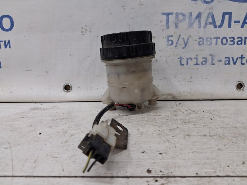 Бачок главного тормозного цилиндра Mitsubishi Pajero Sport 1996-2008 K9 3.0 бензин 6G72 MB858526 Б/У