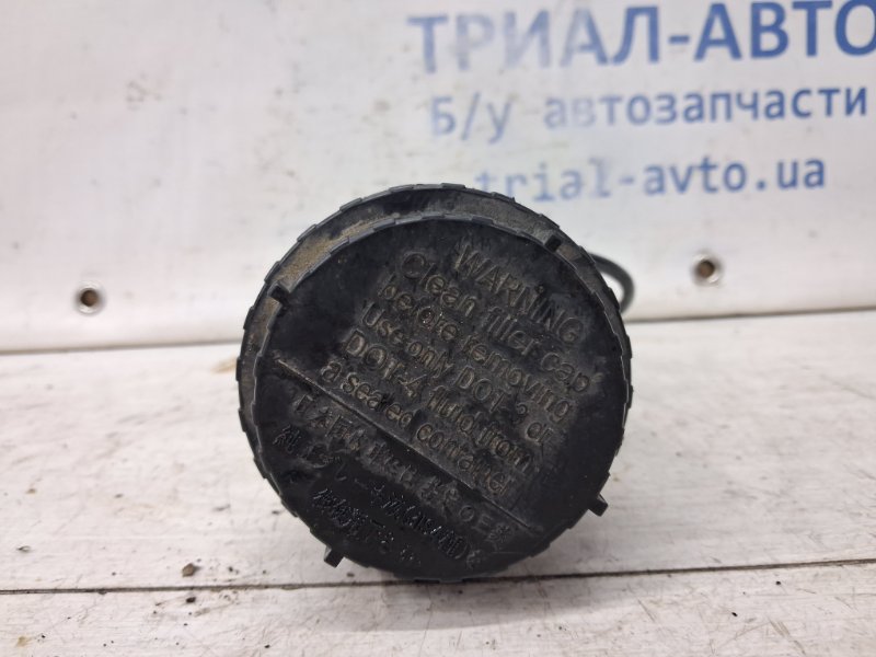 Бачок главного тормозного цилиндра Mitsubishi Pajero Sport K9 3.0 бензин 6G72