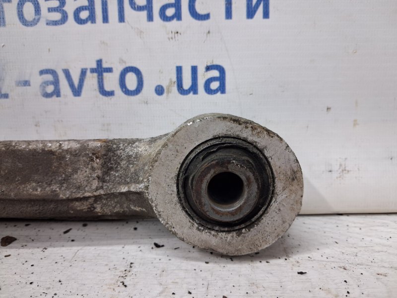 Рычаг задней подвески продольный правый Qashqai 2006-2013 J10 2.0 Бензин MR20DE Рычаг задней подвески продольный правый Qashqai 2006-2013 J10 2.0 Бензин MR20DE