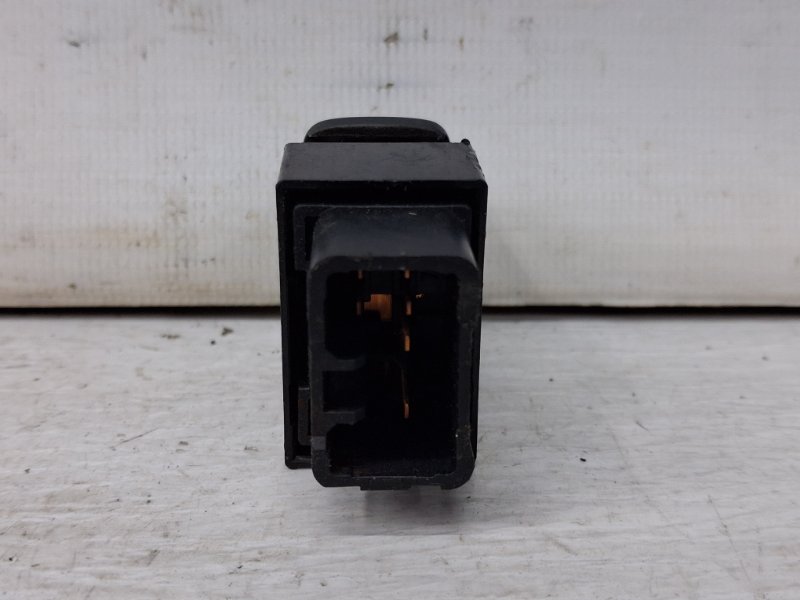 Кнопка стеклоподъемника Sorento 2002-2011 BL 2.5 diesel D4CB Кнопка стеклоподъемника Sorento 2002-2011 BL 2.5 diesel D4CB