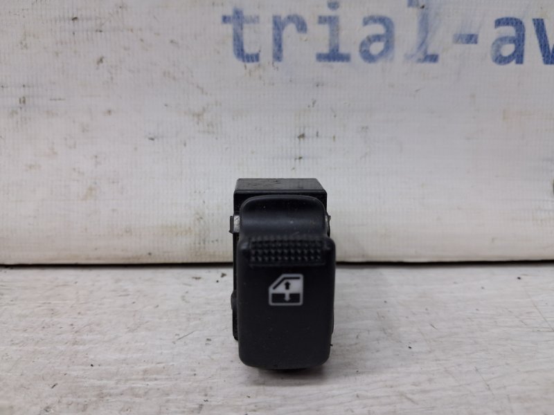 Запчасть кнопка стеклоподъемника Kia Sorento 2002-2011 BL 2.5 diesel D4CB 935753E550CY Б/У Кнопка стеклоподъемника Kia Sorento 2002-2011 BL 2.5 diesel D4CB 935753E550CY Б/У