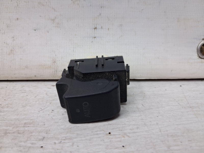 Кнопка стеклоподъемника Avensis 2002-2010 T25 1.8 бензин 1ZZFE