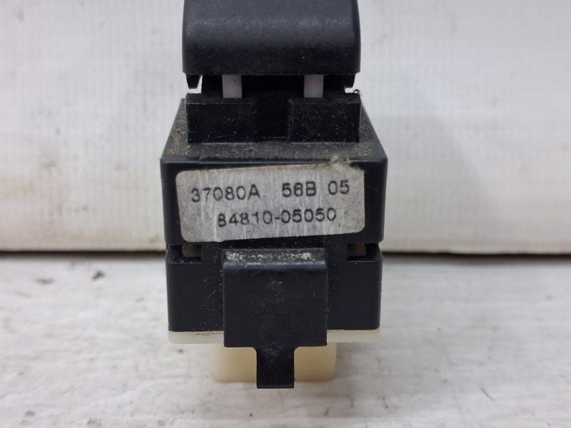 Кнопка стеклоподъемника Toyota Avensis T25 1.8 бензин 1ZZFE