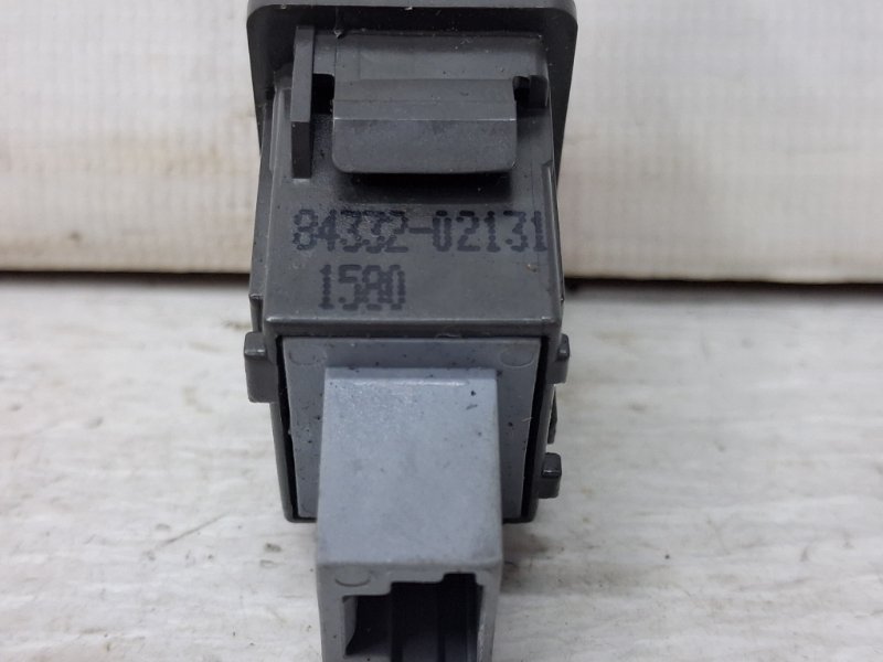 Кнопка аварийки Toyota Auris E150 1.6 бензин 1ZRFAE