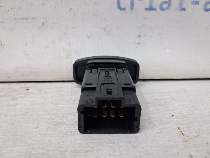 Кнопка аварийки Duster 2010-2017 HS 1.5 Diesel K9K Кнопка аварийки Duster 2010-2017 HS 1.5 Diesel K9K