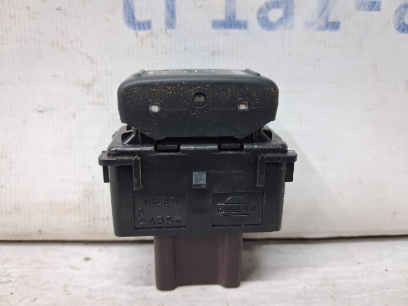 Кнопка подогрева Nissan Navara D40 2.5 Diesel YD25DDTI Кнопка подогрева Nissan Navara D40 2.5 Diesel YD25DDTI