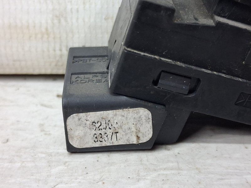 Кнопка стеклоподъемника Suzuki SX4 1 1.6 бензин M16A