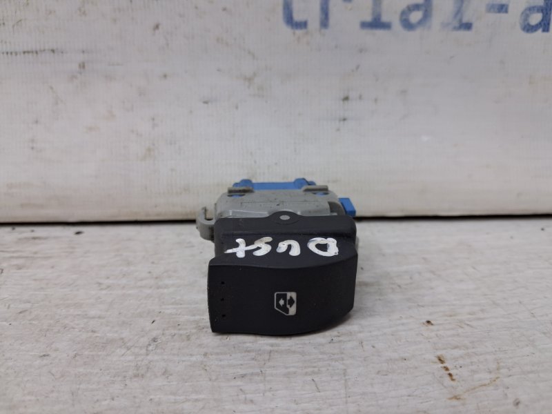 Запчасть кнопка стеклоподъемника Dacia Duster 2010-2017 HS 1.5 Diesel K9K 254118722R Б/У Кнопка стеклоподъемника Dacia Duster 2010-2017 HS 1.5 Diesel K9K 254118722R Б/У