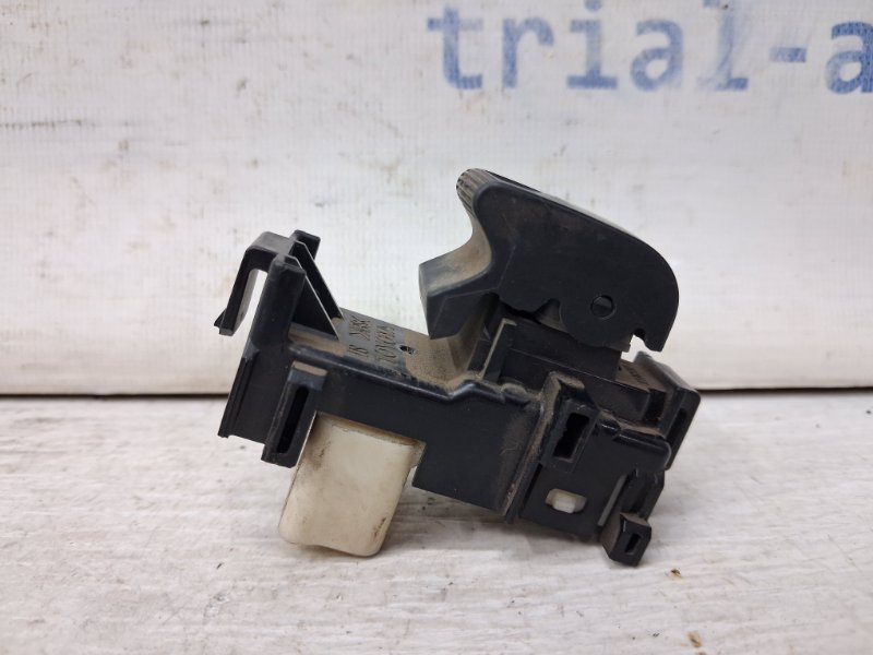 Кнопка стеклоподъемника Toyota RAV 4 A30 2.0 бензин 1AZFE