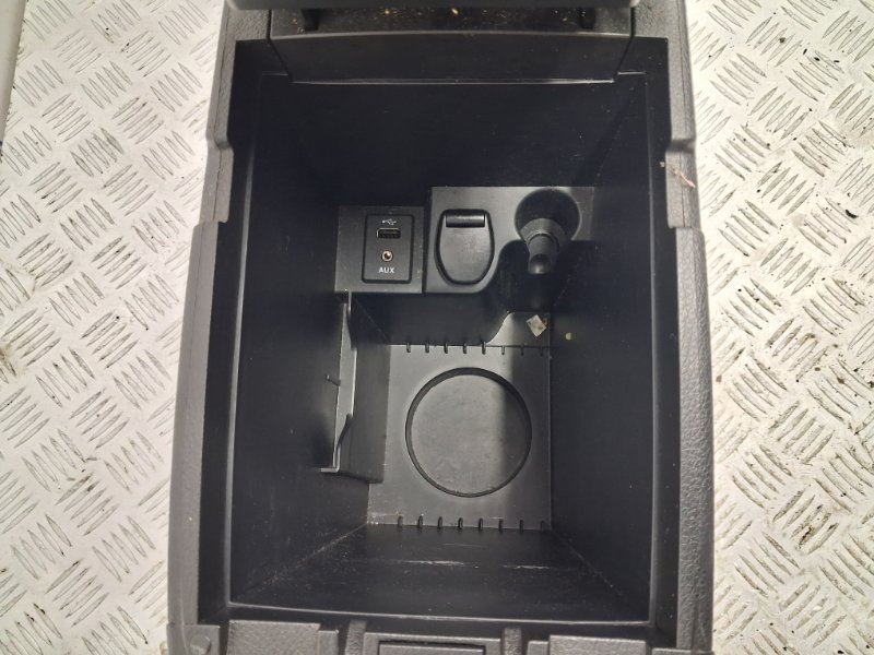 Подлокотник Qashqai 2013-2022 J11 1.2 Бензин HRA2DDT Подлокотник Qashqai 2013-2022 J11 1.2 Бензин HRA2DDT