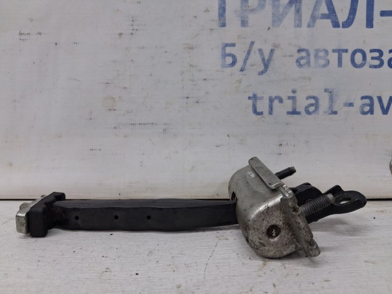 Ограничитель двери задний правый Ford Kuga 2011-2019 CBS 2.0 diesel 1641573 Б/У