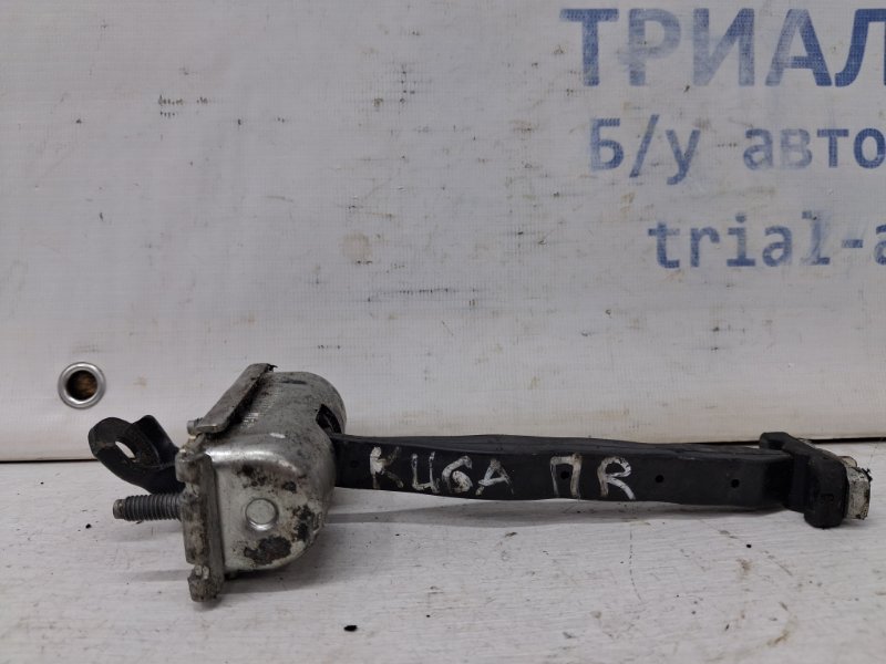 Запчасть ограничитель двери передний правый Ford Kuga 2011-2019 CBS 2.0 diesel 1641573 Б/У Ограничитель двери передний правый Ford Kuga 2011-2019 CBS 2.0 diesel 1641573 Б/У