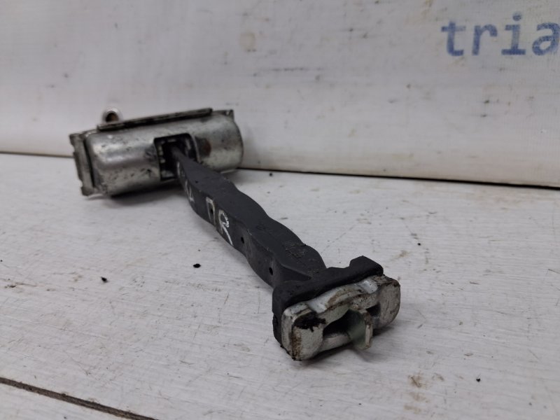 Ограничитель двери передний правый Ford Kuga CBS 2.0 diesel Ограничитель двери передний правый Ford Kuga CBS 2.0 diesel