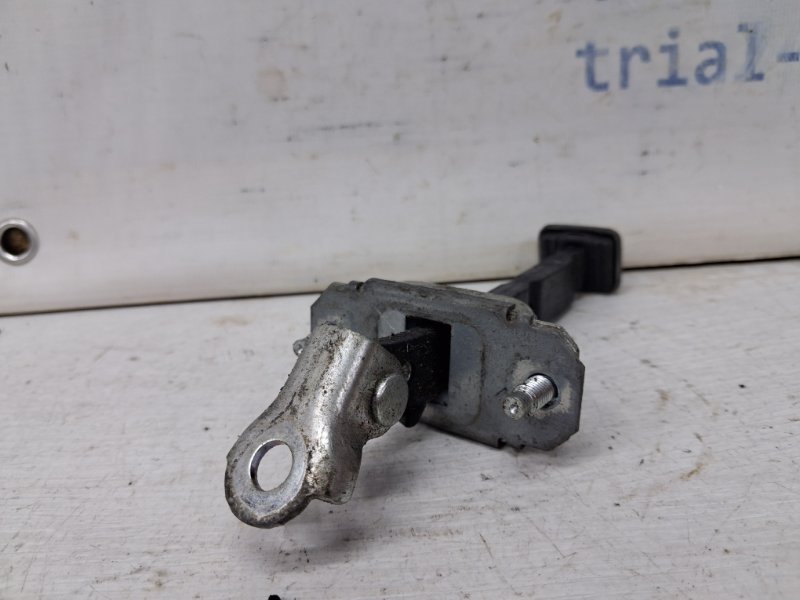 Ограничитель двери передний левый Forester 2012-2018 SJ 2.0 diesel EE20Z Ограничитель двери передний левый Forester 2012-2018 SJ 2.0 diesel EE20Z