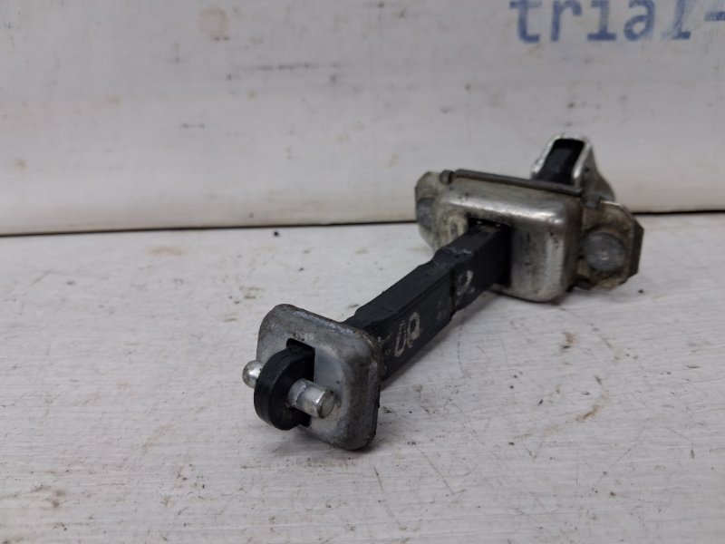 Ограничитель двери передний правый Subaru Forester SJ 2.0 diesel EE20Z Ограничитель двери передний правый Subaru Forester SJ 2.0 diesel EE20Z