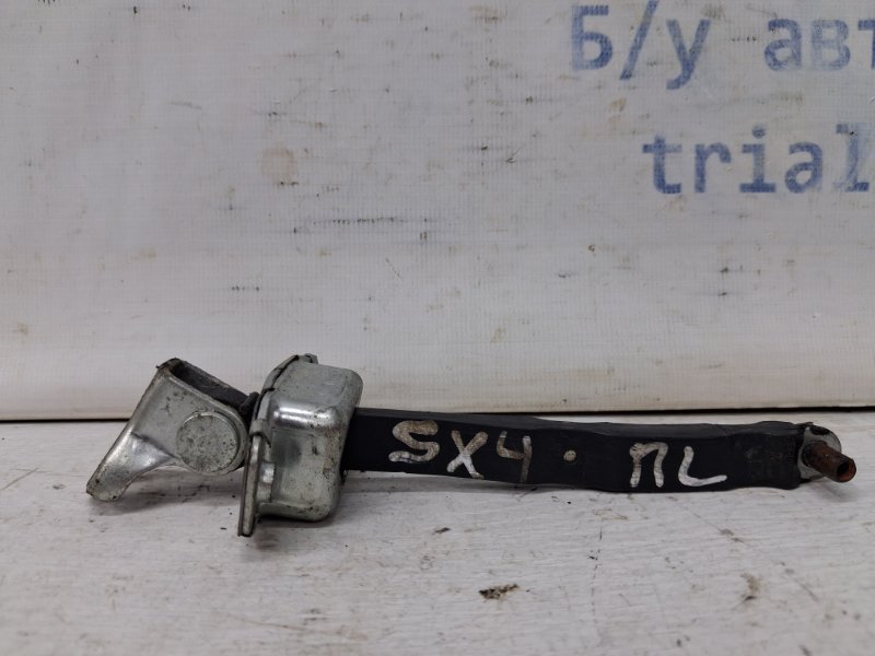 Запчасть ограничитель двери передний левый Suzuki SX4 2006-2014 1 2.0 Бензин J20A 8181062J02 Б/У Ограничитель двери передний левый Suzuki SX4 2006-2014 1 2.0 Бензин J20A 8181062J02 Б/У