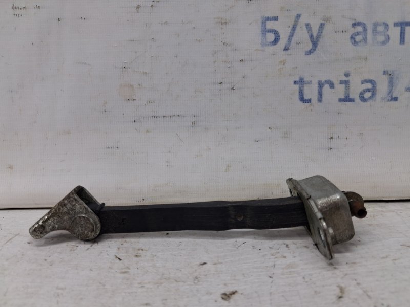 Ограничитель двери передний правый Suzuki SX4 2006-2014 1 2.0 Бензин J20A 8181062J02 Б/У