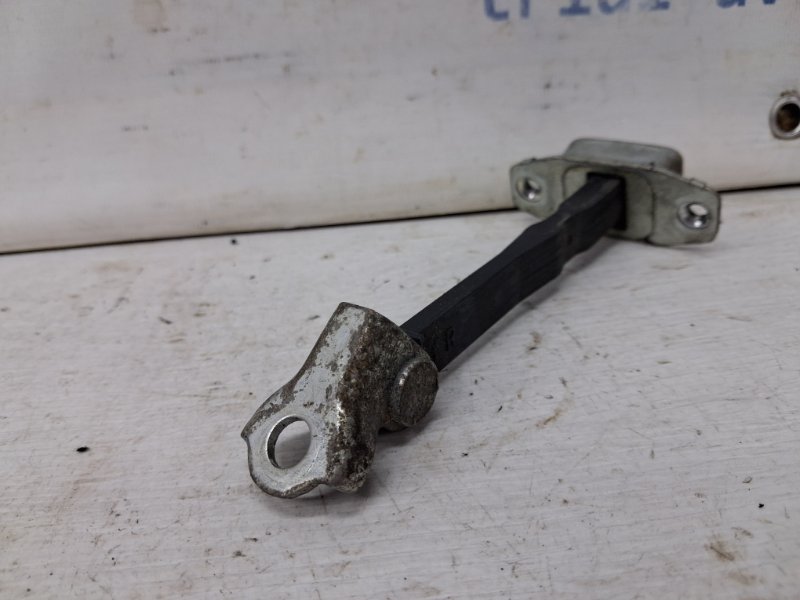 Ограничитель двери передний правый Suzuki SX4 1 2.0 Бензин J20A