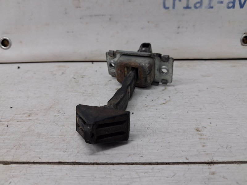 Ограничитель двери задний левый Mazda 3 BK 1.6 бензин Z6