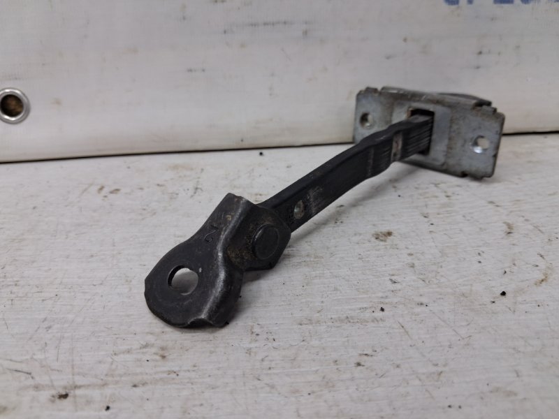 Ограничитель двери передний правый Mazda 3 BK 1.6 бензин Z6