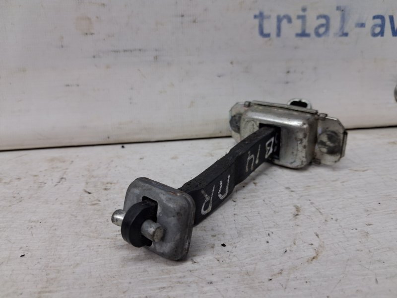 Ограничитель двери передний правый Subaru Outback BR 2.5 бензин Ej253 Ограничитель двери передний правый Subaru Outback BR 2.5 бензин Ej253